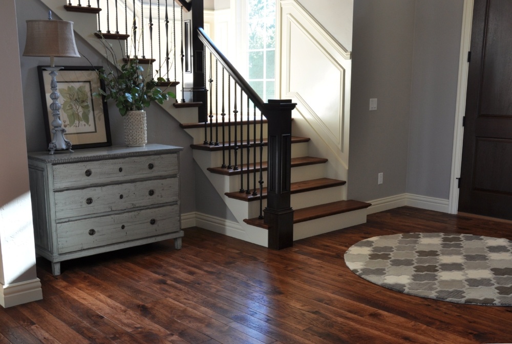 Hickory_Rustic Skip Sawn Mbevel_ Stain_CG301313_3-126444-edited