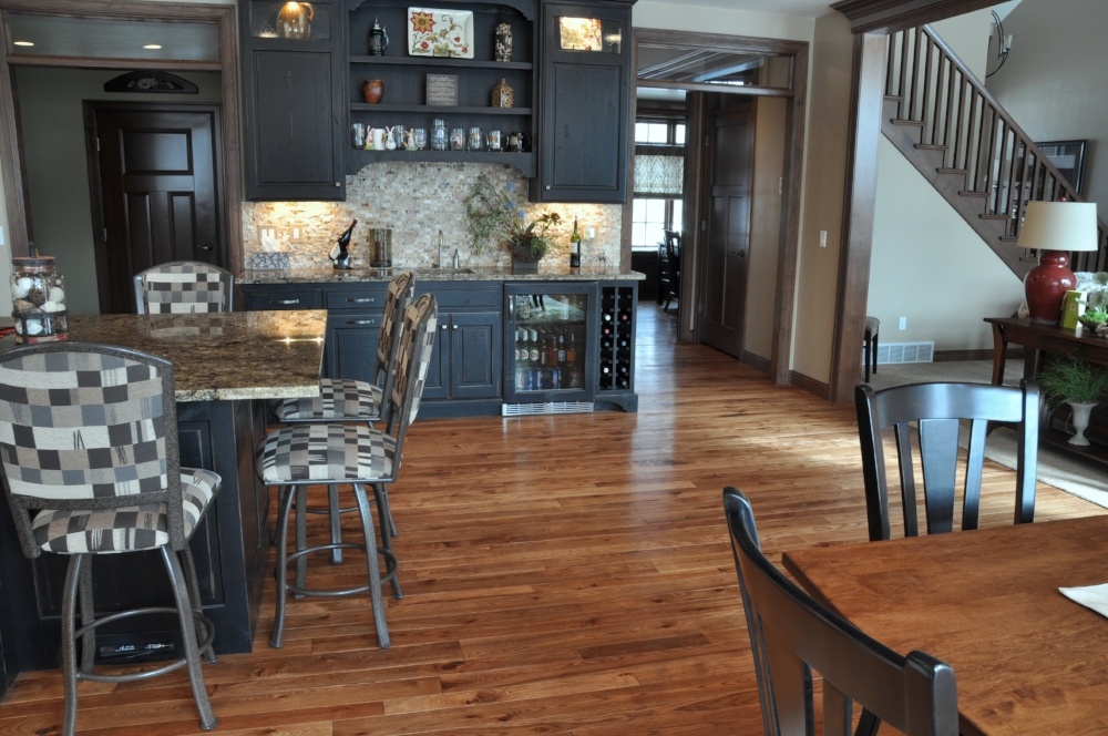 Hickory_Rustic Wire Brushed_Stain_CG301377_4-213119-edited