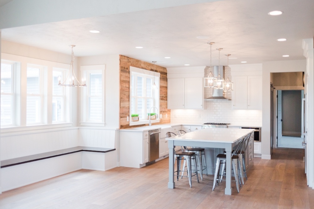 Oak_Renaissance_Chalet_CG701766_5-186563-edited