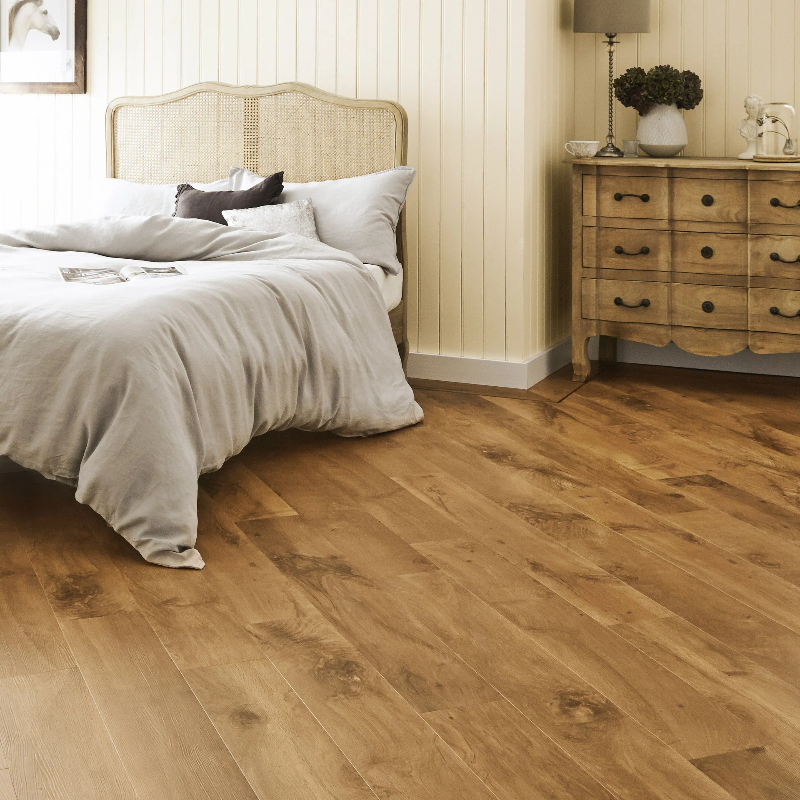 Karndean_RigidCore_VanGogh_SCB53_WellingtonOak_Room_2048x